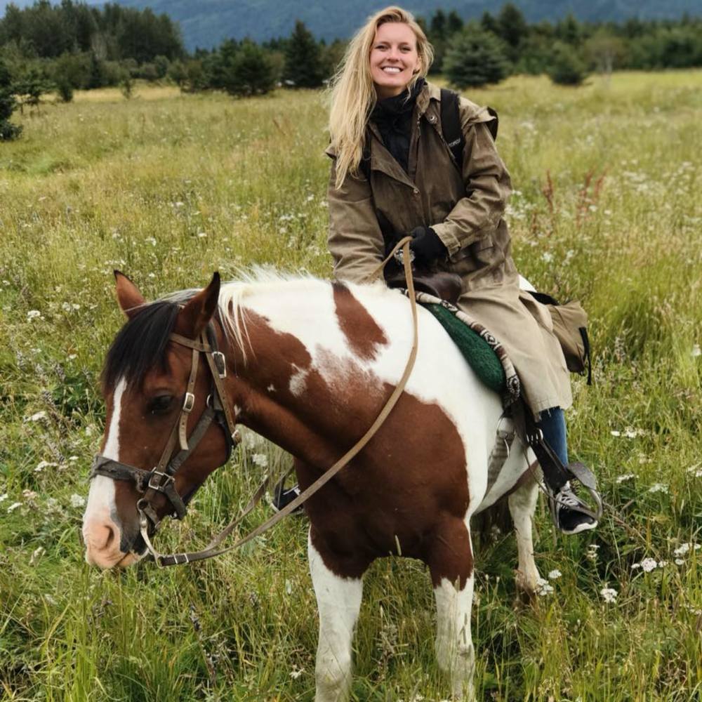 Meet your Posher, Abbie